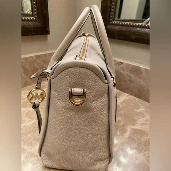 Michael Kors. New with tag. Michael Kors Carine Light Sand Medium Satchel - Picture 12 of 16